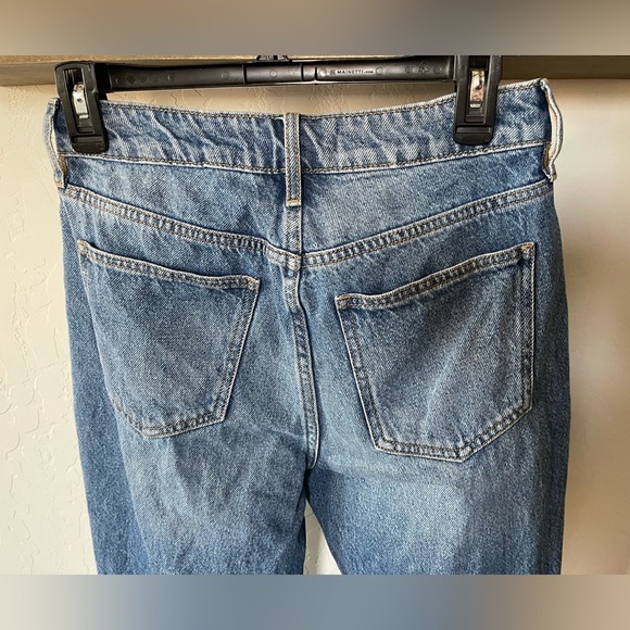 Pacsun| Mom Jean, Rigid/Structured Wash, High Waisted—Size 26••• - Picture 5 of 11